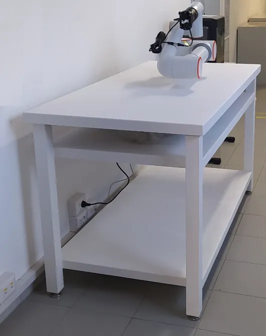 Laboratorio di robotica con EduBot 6